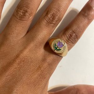 Gold tulip ring
